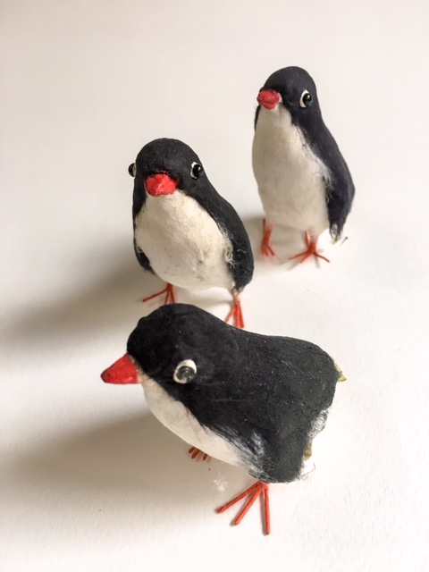 英国製ペーパークラフトのペンギン3兄弟
