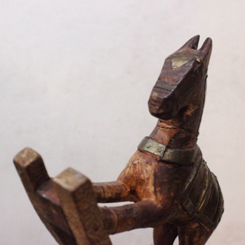 英国ヴィンテージの手彫りのロッキング木馬の顔